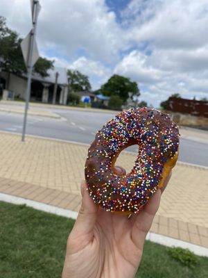 ROUND ROCK DONUTS - 2093 Photos & 2860 Reviews - 106 W Liberty Ave