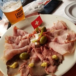 Platillo de carnes frias