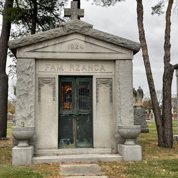 ST ADALBERT CEMETERY & MAUSOLEUMS - Updated January 2026 - 46 Photos ...