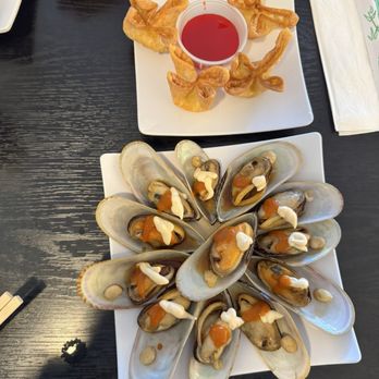 O’A Sushi - Mussels & cream cheese rangoons - Sushi Bars Near Me - Reno, Nevada