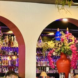 Los Patrones Mexican Cuisine & Cantina - Bar area