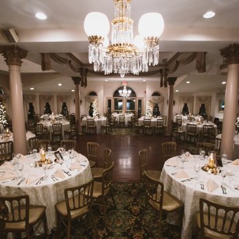 Ceresville Mansion - The ballroom, set for dinner plus their holiday decor. (photo credit Bee Two Sweet) - Venues & Event Spaces Near Me - Frederick, Maryland