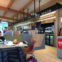 Dechi Beach - De bar