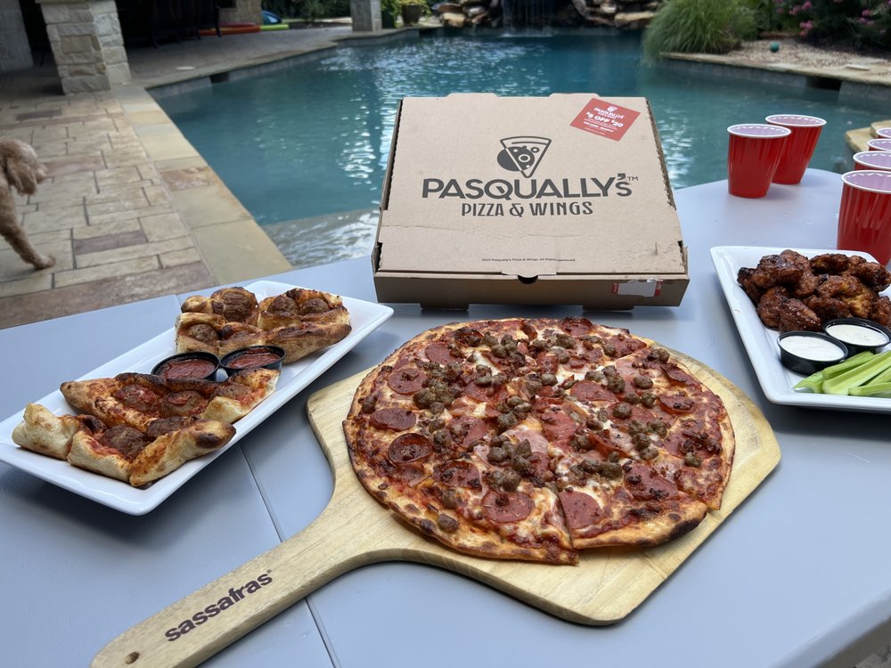 Pasqually's Pizza & Wings Logo