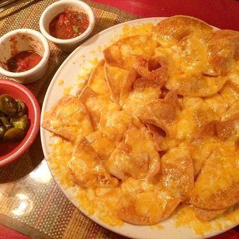 El Cholo - Carmen's Nachos with Jalapenos on the side - Mexican Near Me - Los Angeles, California El Cholo - Carmen's Nachos with Jalapenos on the side - Mexican Near Me - Los Angeles, California