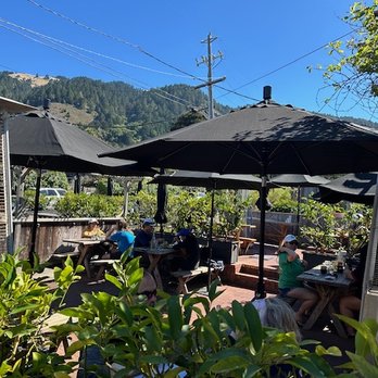 Parkside Cafe - American Near Me - Stinson Beach, California