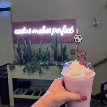 Fern & Fossil - Strawberry crème slush - Cafes Near Me - Newark, New Jersey Fern & Fossil - Strawberry crème slush - Cafes Near Me - Newark, New Jersey