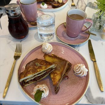 Tiarrés Brunch & Bistro - Chocolate banana French toast (top) and apple - bacon French toast (bottom) - Bistros Near Me - Toronto, Ontario Tiarrés Brunch & Bistro - Chocolate banana French toast (top) and apple - bacon French toast (bottom) - Bistros Near Me - Toronto, Ontario