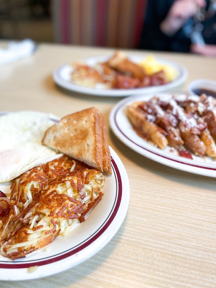 HUDDLE HOUSE Updated October 2024 19 Photos & 49 Reviews 4801