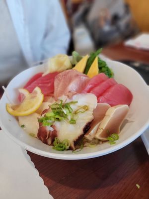 Akita Sushi by null