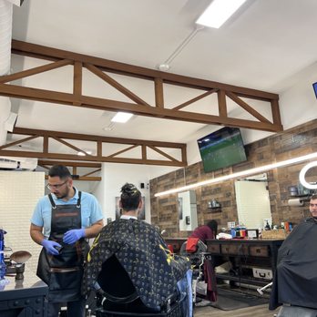 Executive Barbershop - Barbers Near Me - La Crescenta, California Executive Barbershop - Barbers Near Me - La Crescenta, California