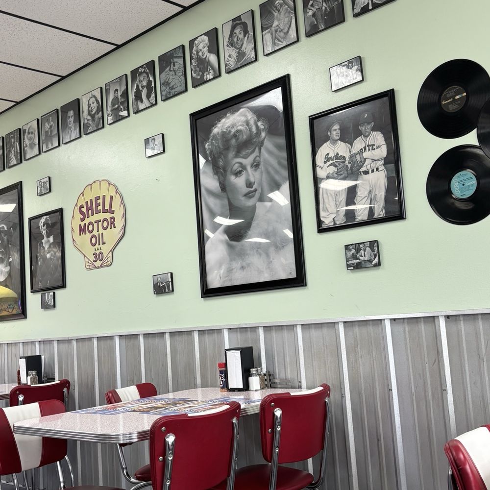 Boomarang Diner - Burgers Near Me - Catoosa, Oklahoma Boomarang Diner - Burgers Near Me - Catoosa, Oklahoma