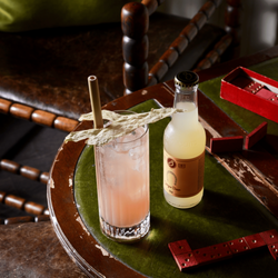 Litte Barrel - Cocktail signature au Little Eminente Barrel, alliance parfaite de saveurs et de créativité