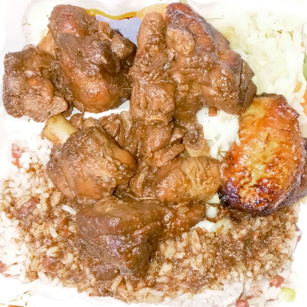 Golden Krust - Brown stew chicken - Caribbean Near Me - Oakland Park, Florida