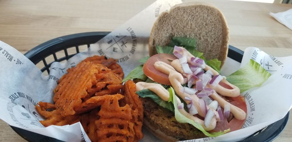 Food from Clean Eatz