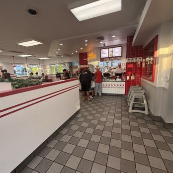 In-N-Out Burger - Burgers Near Me - Anaheim Hills, California