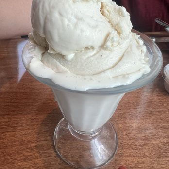 Embers Restaurant - Olympia ice cream - American Near Me - Olympia, Washington