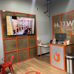 HOTWORX - Carmel - Front lobby