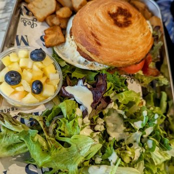 Les Mordus - Breakfast Sandwich ($18) - Brasseries Near Me - Quebec City, Quebec Les Mordus - Breakfast Sandwich ($18) - Brasseries Near Me - Quebec City, Quebec