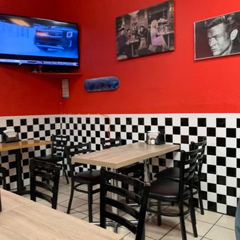 Sliders Burger - Dining area - Burgers Near Me - San Jose, California Sliders Burger - Dining area - Burgers Near Me - San Jose, California
