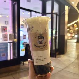 Oreo Milk Tea Boba with Cheese Foam Oreo Milk Tea Boba with Cheese Foam