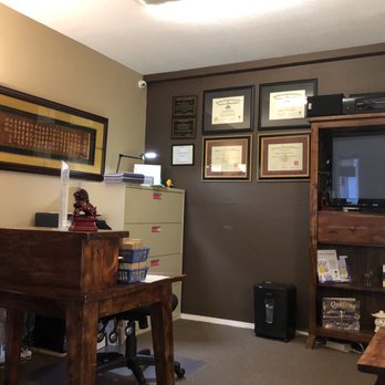Tigerlily Wellness & Acupuncture - The waiting room - Acupuncture Near Me - Austin, Texas
