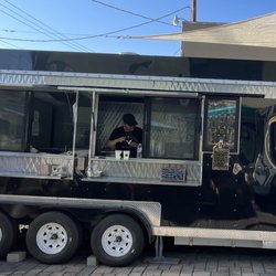 El Imperio - Food truck exterior