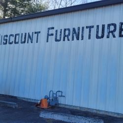 North Carolin Discount Furinture - The store building.