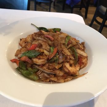 Thai Tamarind - Drunken noodles with shrimp - Thai Near Me - Westborough, Massachusetts Thai Tamarind - Drunken noodles with shrimp - Thai Near Me - Westborough, Massachusetts
