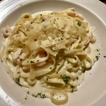 Sarafina's Italian Kitchen - Fettuccine Alfredo Con Gamberetti - Italian Near Me - Arnold, California