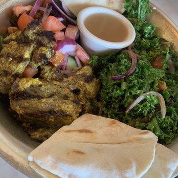Mamimosas - Warm kale salad with steak (SO GOOD) - Breakfast & Brunch Near Me - West Covina, California