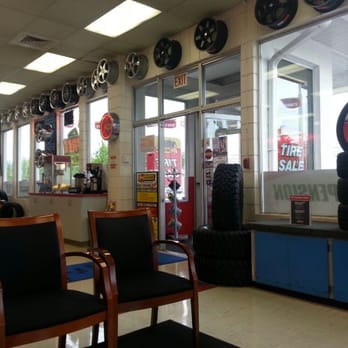 Les Schwab Tire Center - Inside the lobby, waiting for new tires to be installed. - Tires Near Me - Burlington, Washington Les Schwab Tire Center - Inside the lobby, waiting for new tires to be installed. - Tires Near Me - Burlington, Washington