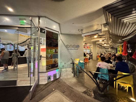 Lulu California Bistro by null