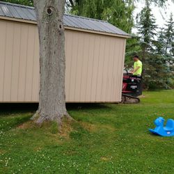 Amish Valley Sheds - Our new shed is 12x22 and this little machine (like the size of my riding lawn mower) brought it in like it weighed NOTHING.