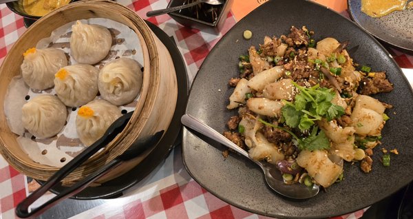 Yummy Noodle House by null