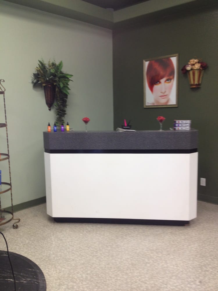 Priscilla's Beauty Salon Logo