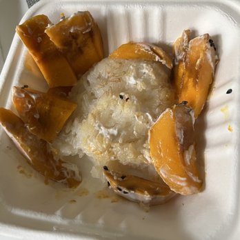 Thai Cottage - Mango Mango with sticky rice - Thai Near Me - Pittsburgh, Pennsylvania