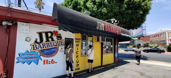 JR's Barbeque by null