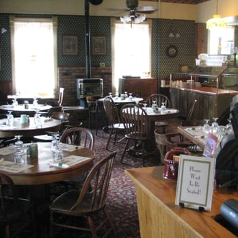 Hotel Wolf - Front dining room - Hotels Near Me - Saratoga, Wyoming Hotel Wolf - Front dining room - Hotels Near Me - Saratoga, Wyoming