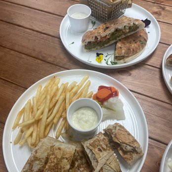 Alibaba Restaurant & Hookah Lounge - Shawarma and Arayes - Middle Eastern Near Me - Centennial, Colorado