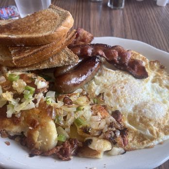 Beacon 443 Restaurant - 3 eggs, home fries, sausage, bacon, rye toast - Diners Near Me - Lehighton, Pennsylvania