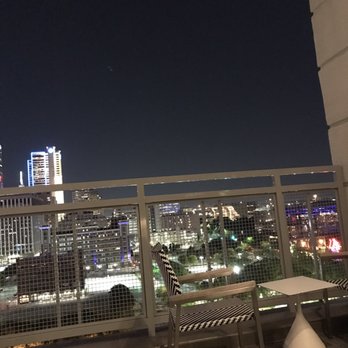 HQ Dallas Rooftop - Outside viewing - Cocktail Bars Near Me - Dallas, Texas HQ Dallas Rooftop - Outside viewing - Cocktail Bars Near Me - Dallas, Texas