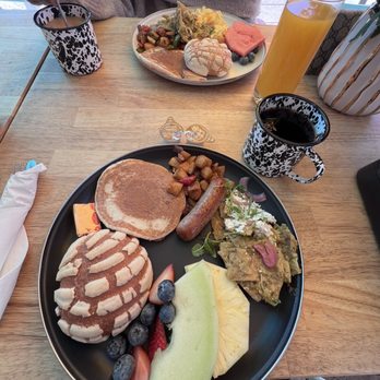 Pradera Brunch - Chilaquiles - Breakfast & Brunch Near Me - Baldwin Park, California Pradera Brunch - Chilaquiles - Breakfast & Brunch Near Me - Baldwin Park, California