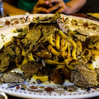 Er Faciolaro - the special for the night: Homemade Fettucini with mushrooms in a truffle sauce - Roman Near Me - Rome, RM Er Faciolaro - the special for the night: Homemade Fettucini with mushrooms in a truffle sauce - Roman Near Me - Rome, RM