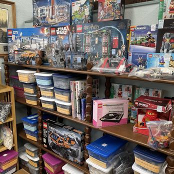Grannys Attic - Thrift Stores Near Me - Lincoln City, Oregon