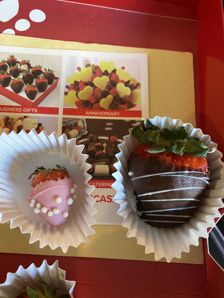 EDIBLE ARRANGEMENTS Updated May 2024 17 Reviews 462 Rahway Ave