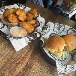 Fried Pickles Harry 's Classic Cheese Burger