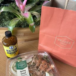 Spring salad with salmon and kombucha Spring salad with salmon and kombucha