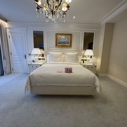 Four Seasons Hôtel George V - Bedroom