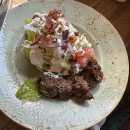 Beef Tenderloin & Blue Cheese Wedge Salad Beef Tenderloin & Blue Cheese Wedge Salad